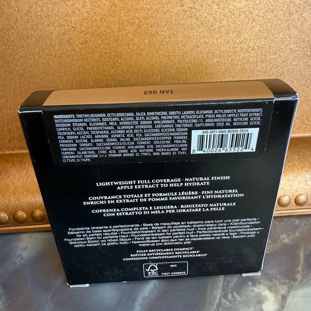 NEW KVD - GOOD APPLE - Skin Perfecting Compact Foundation Balm - TAN